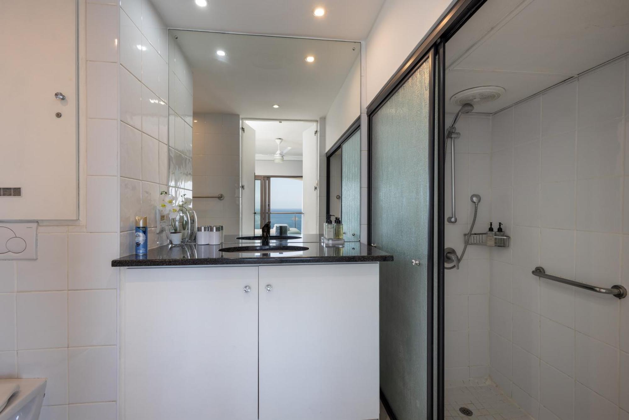 803 Bermudas - By Stay In Umhlanga Durban Luaran gambar